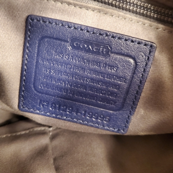 💘Coach💘 Legacy Leather Colorblock Duffle Bag - Picture 8 of 10